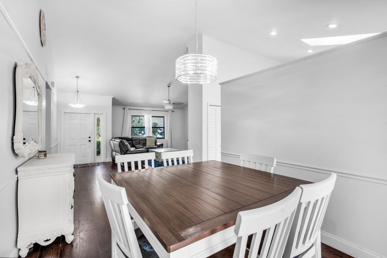 1532 Primrose Ln - Photo 7 of 46