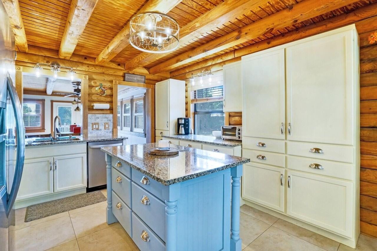 13050 Marcella Blvd - Photo 7 of 25