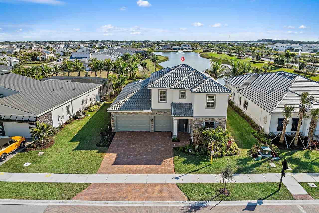 10786 Stellar Cir - Photo 2 of 50