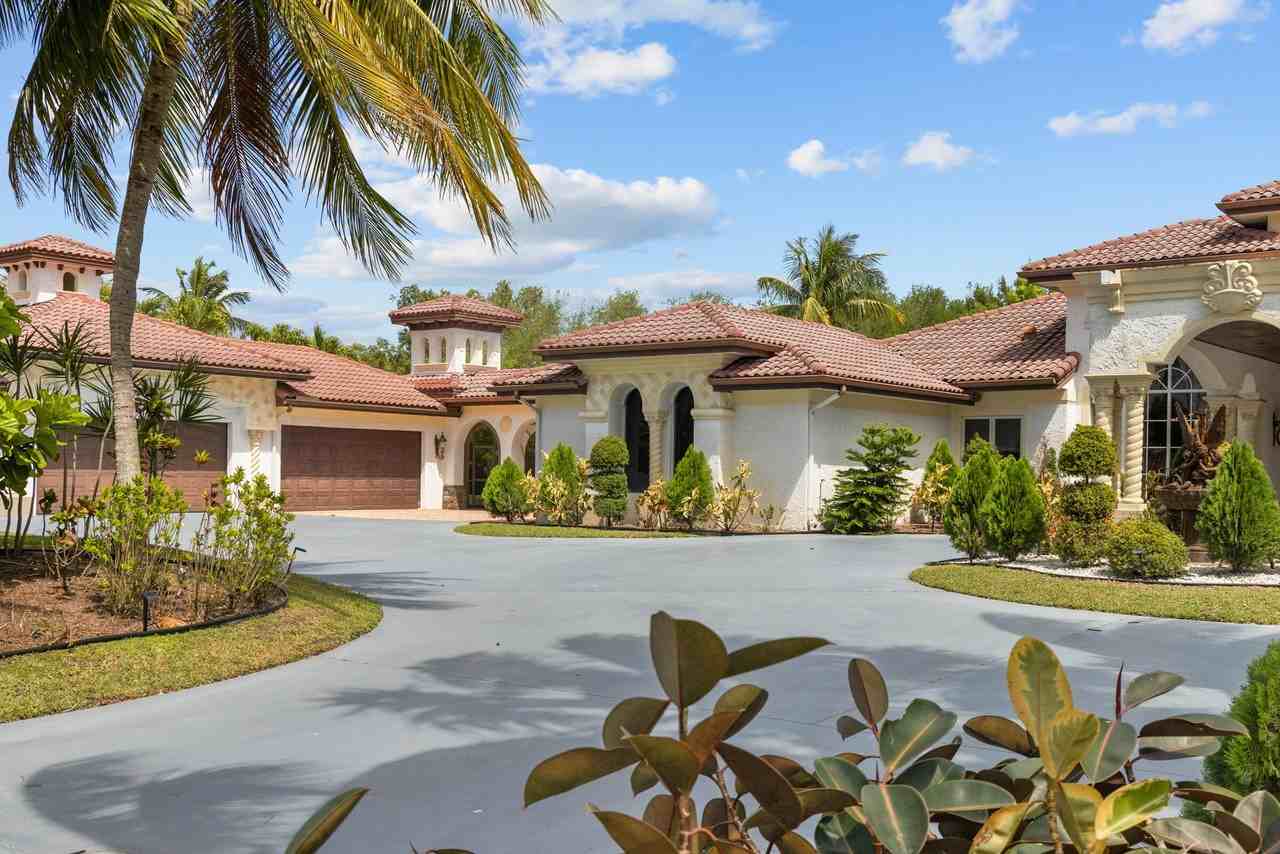 10058 El Caballo Court - Photo 4 of 50