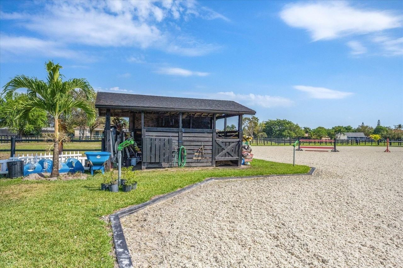 2040 Galloway Trl - Photo 5 of 45