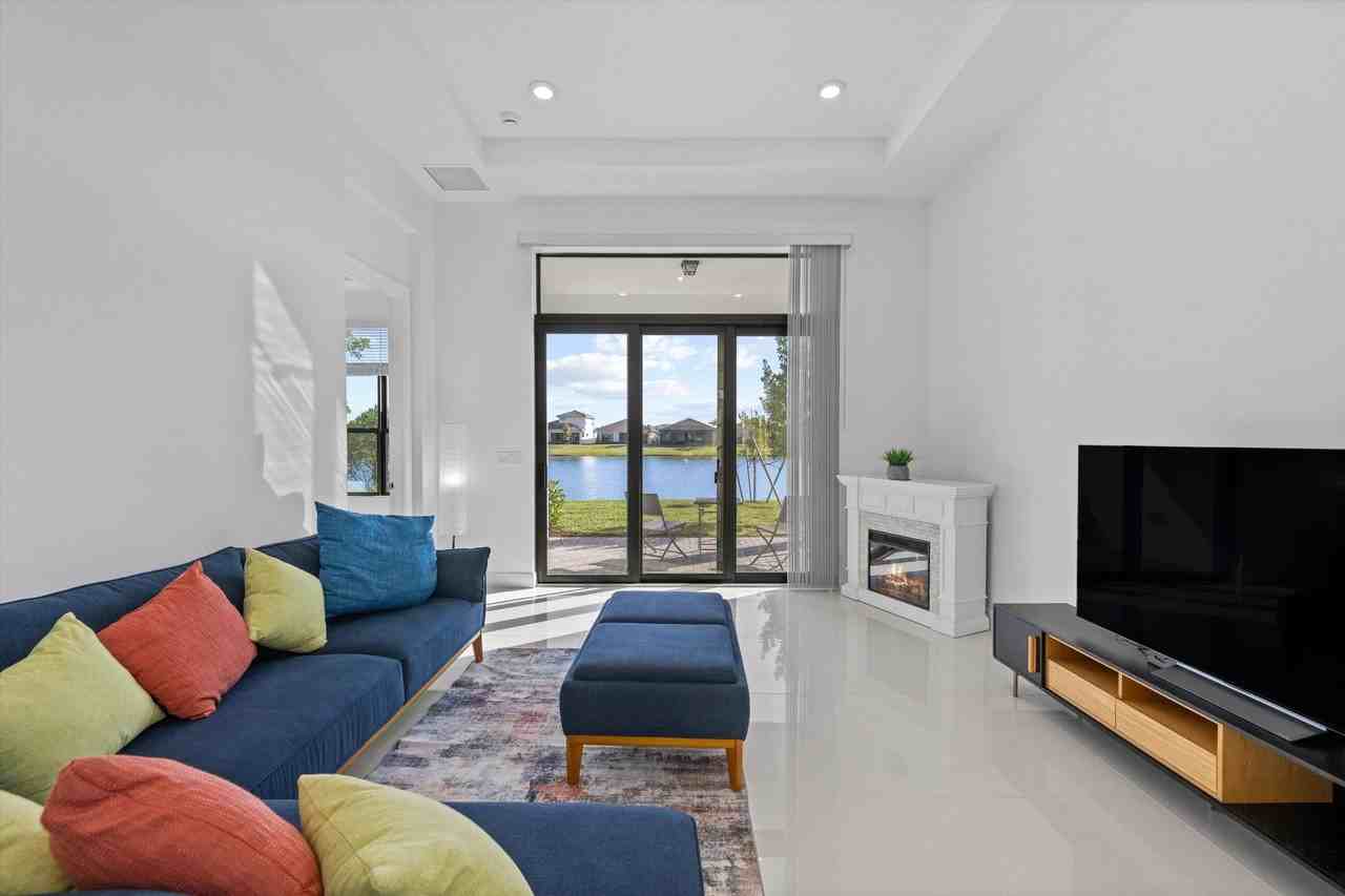 4823 Saint Armands Way - Photo 5 of 47