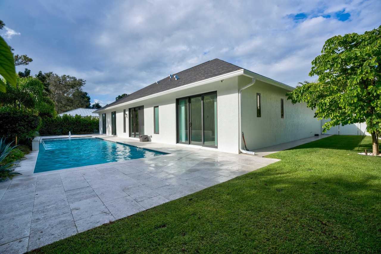 14036 N Miller Dr - Photo 2 of 50