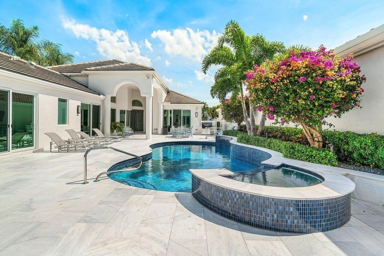 3506 Nw Clubside Cir - Photo 2 of 46