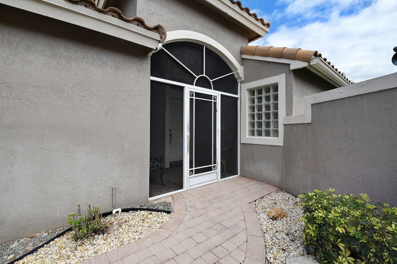 11592 Augustus Dr - Photo 7 of 50