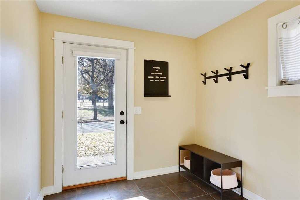 219 Northeast 5th Street - Photo 2 of 16