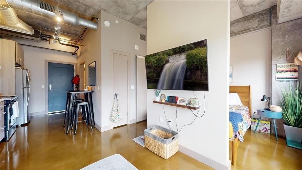 728 3rd St N #502 - Photo 4 of 20