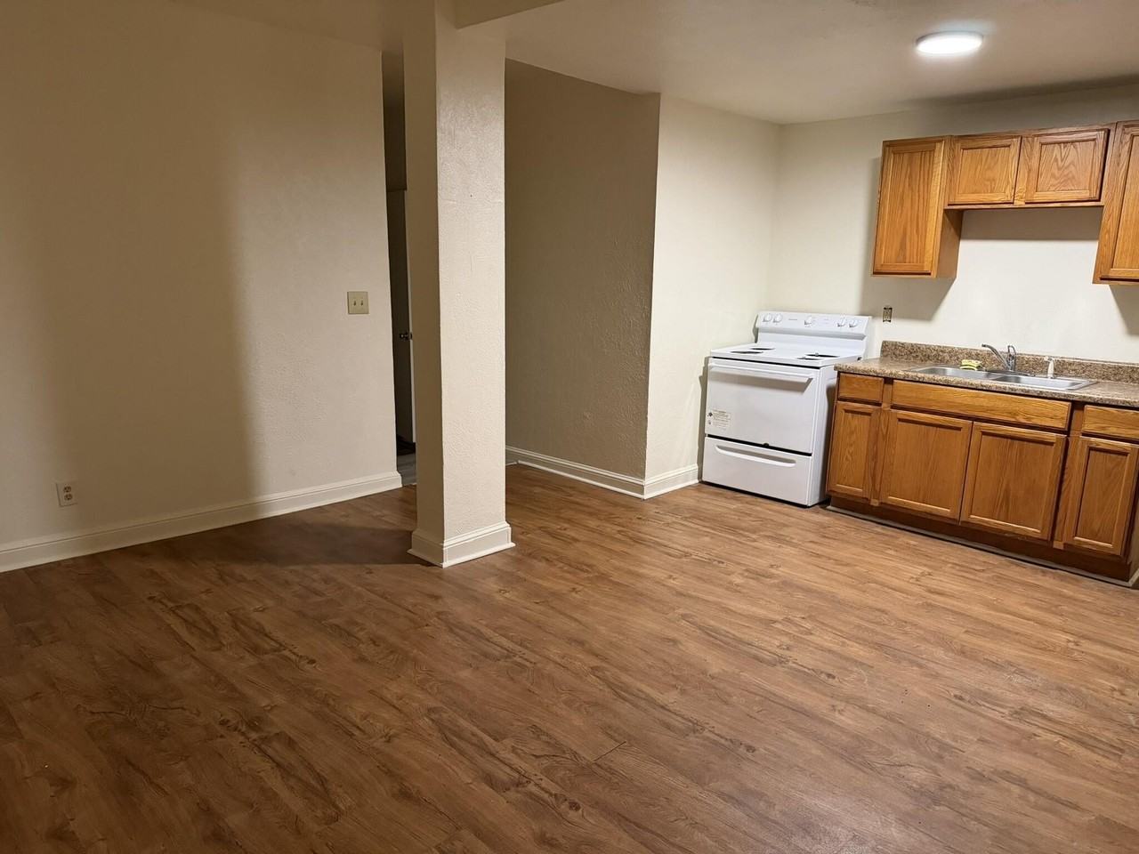 1209 Chapman Ave Sw #B - Photo 4 of 7