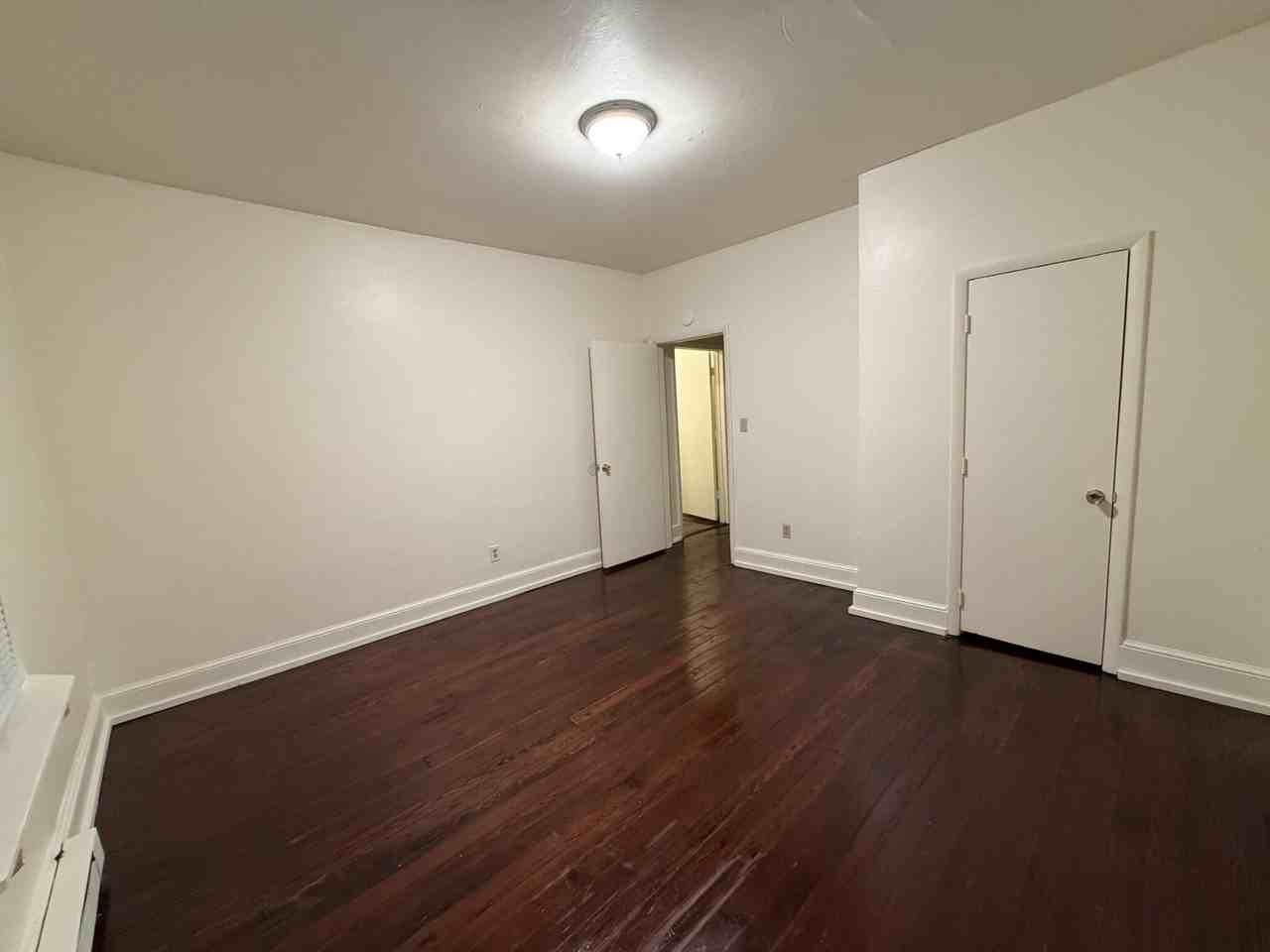 1209 Chapman Ave Sw #B - Photo 6 of 7