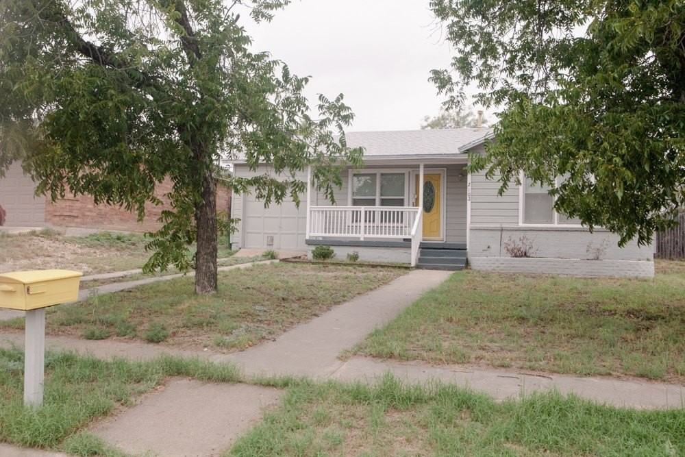 2102 Woodlawn Drive - Photo 2 of 7