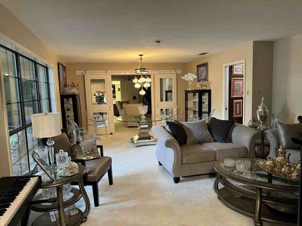 2500 Douglas Dr - Photo 5 of 22