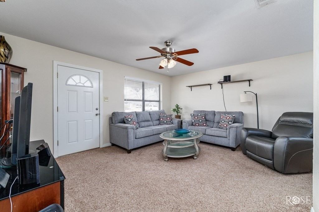 1726 South Park Street - Photo 7 of 33