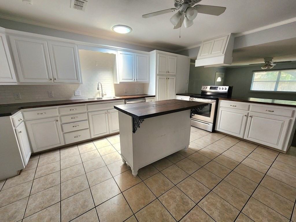 1951 W Twohig Ave - Photo 4 of 14