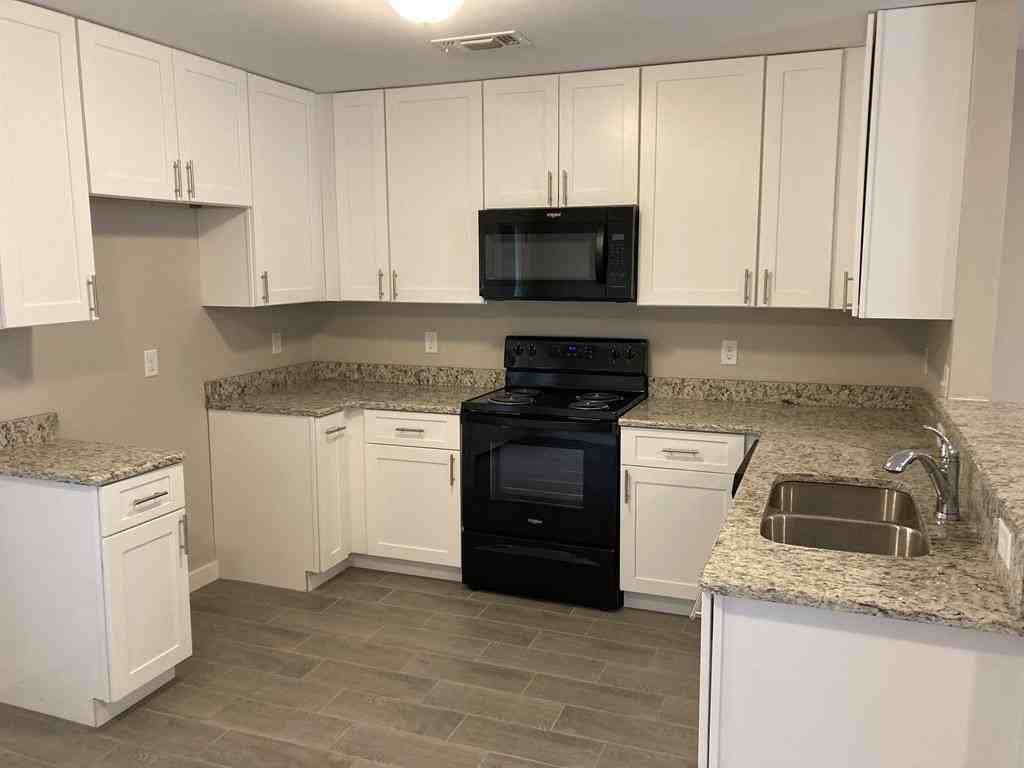 2820 2820 W Field St - Photo 2 of 7