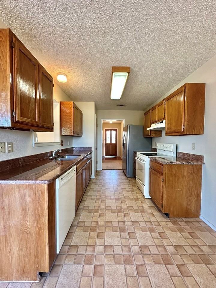 5818 Davenport Drive - Photo 6 of 26