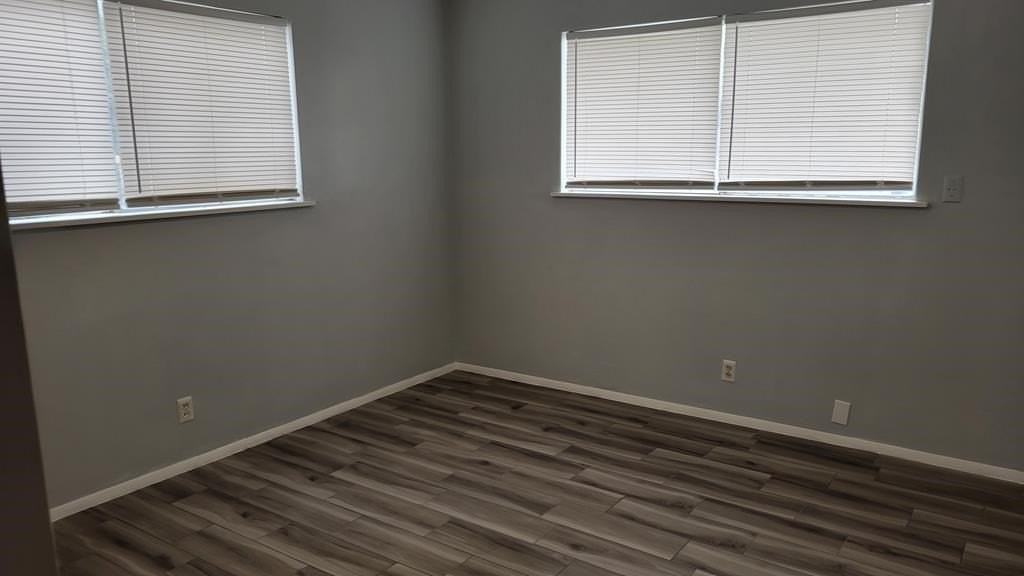 2415 Lakeside Avenue - Photo 7 of 9