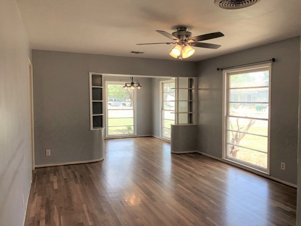 203 La Salle Drive - Photo 3 of 22