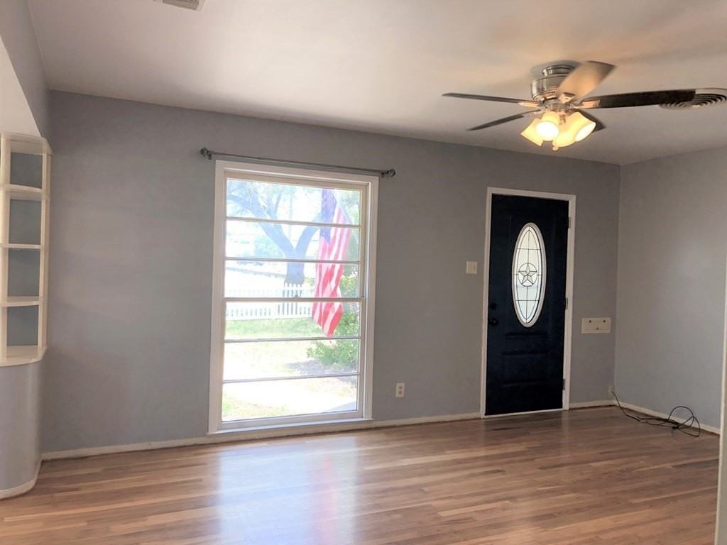 203 La Salle Drive - Photo 4 of 22