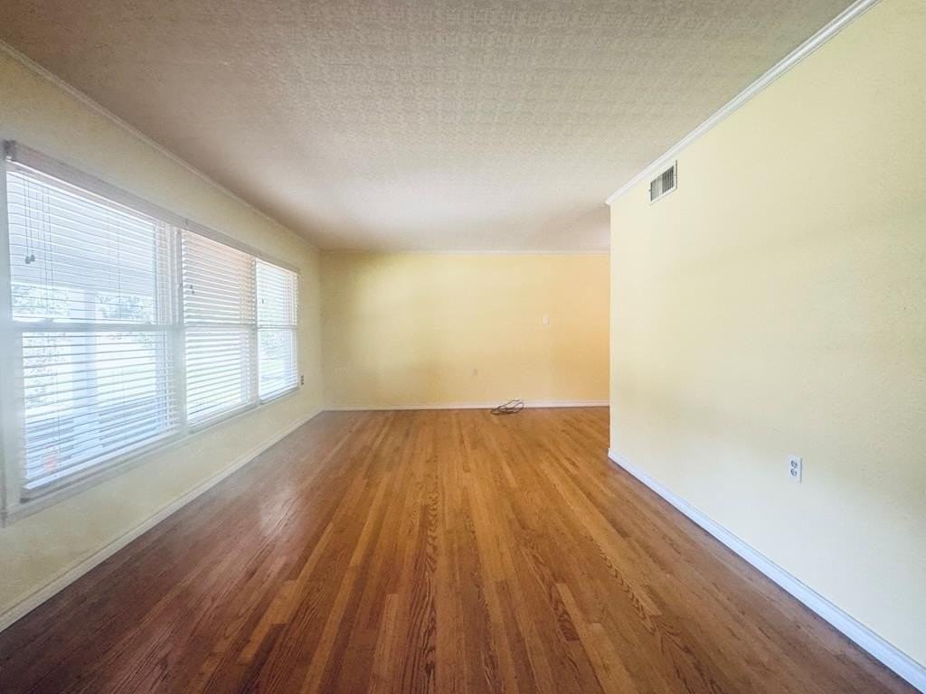 2640 Colorado Ave - Photo 7 of 14