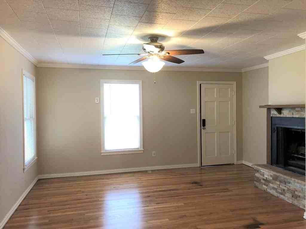 1905 W Twohig Ave - Photo 4 of 26