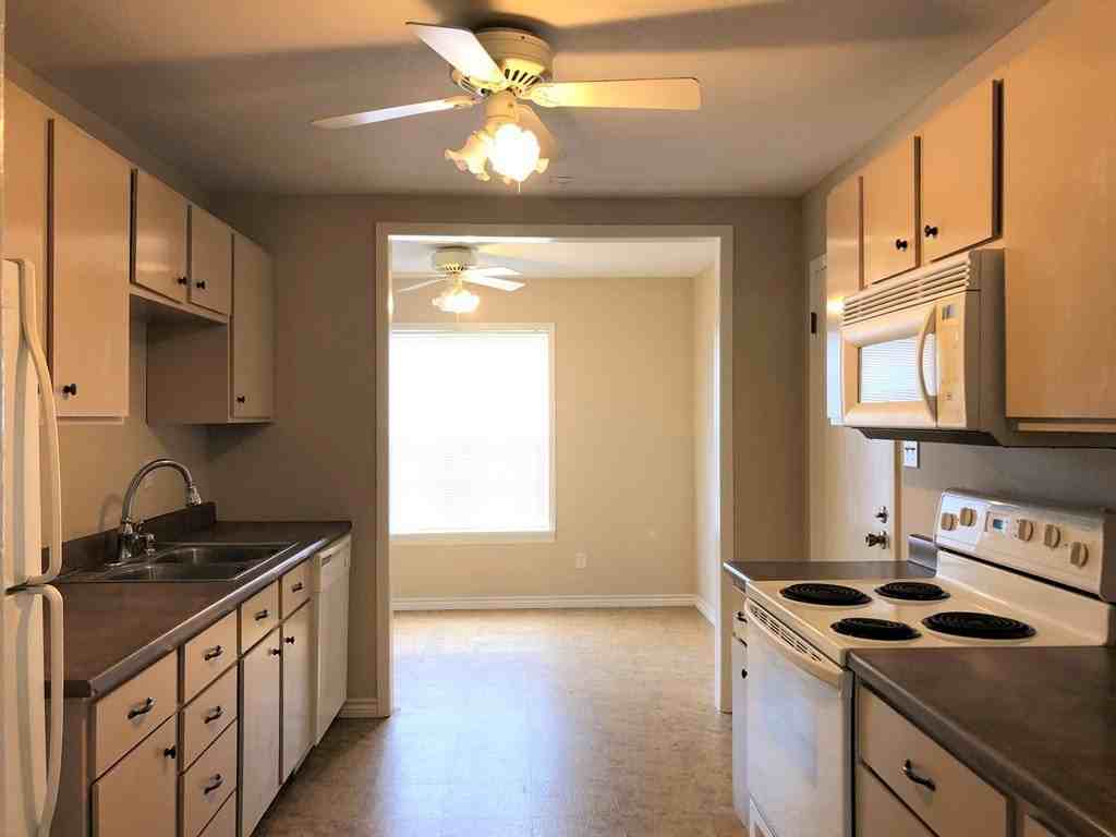 1905 W Twohig Ave - Photo 7 of 26