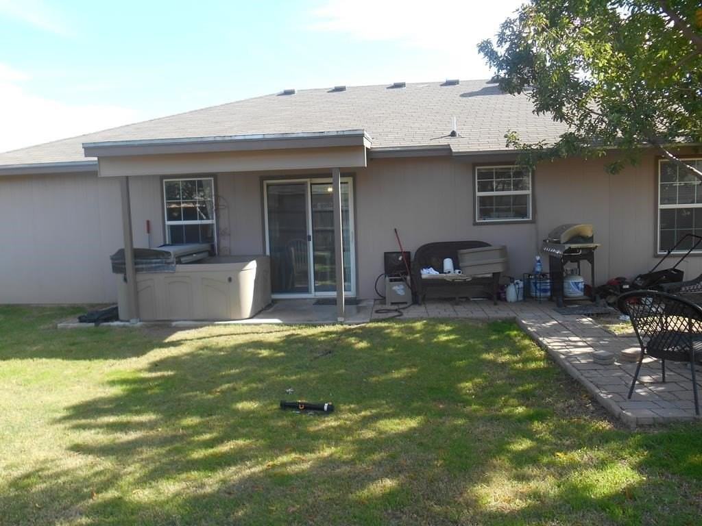 1211 Johnny Lane - Photo 5 of 12