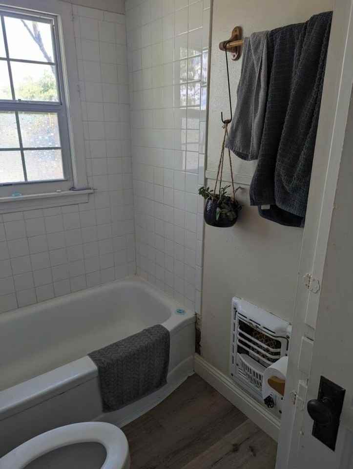 1010 Austin Street - Photo 4 of 8