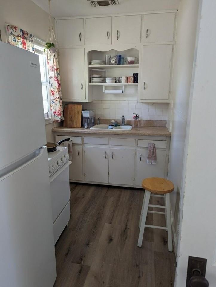 1010 Austin Street - Photo 6 of 8