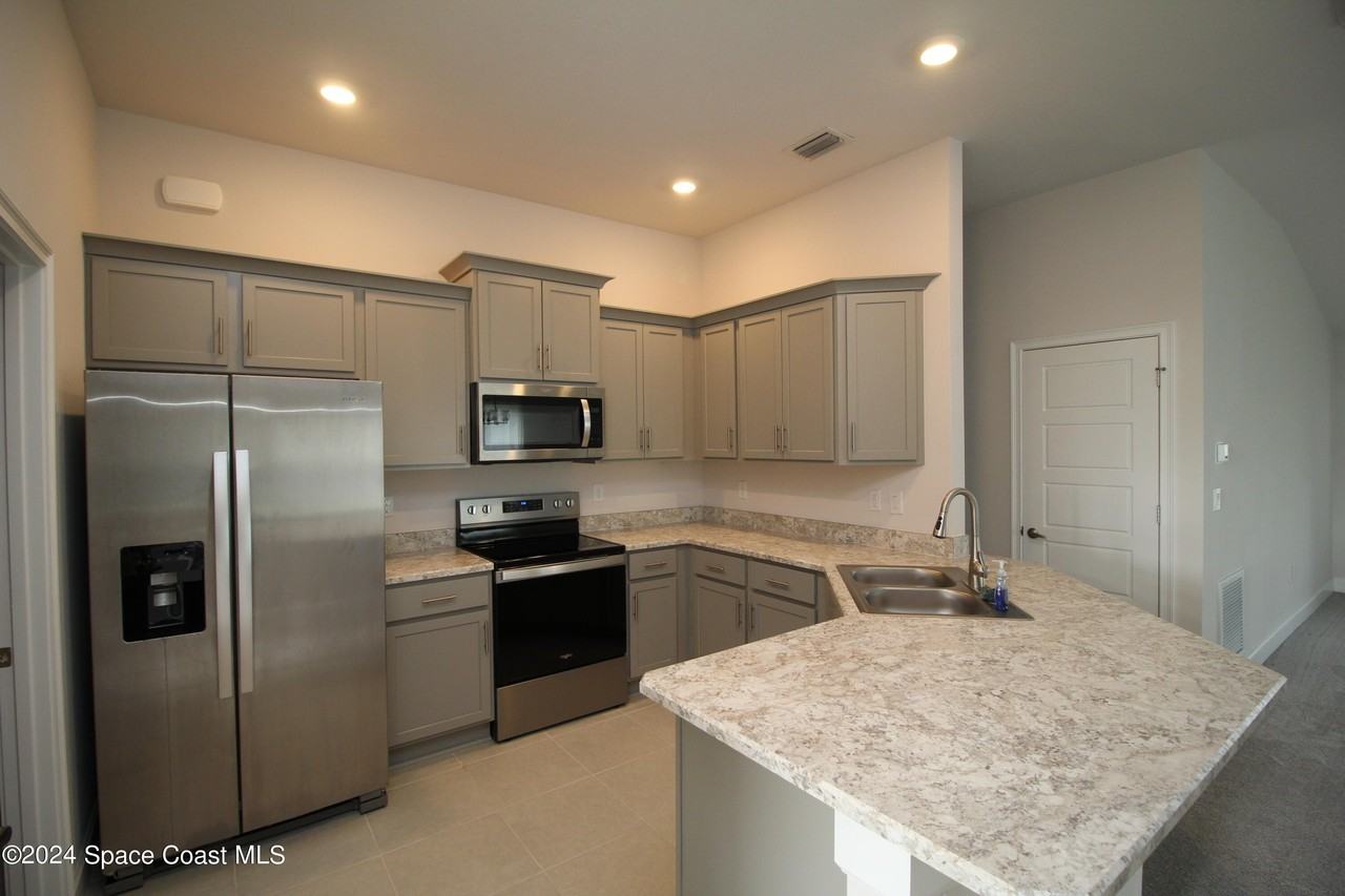 2513 Pinwherry St Nw - Photo 2 of 22