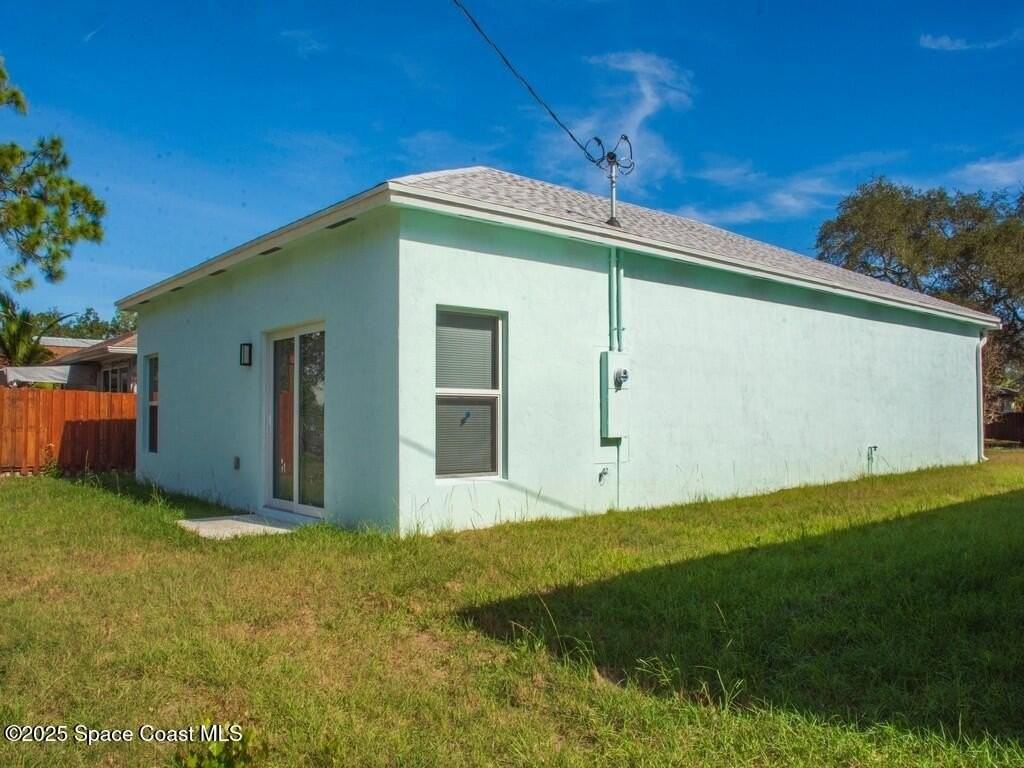 2505 87th Ave - Photo 5 of 21