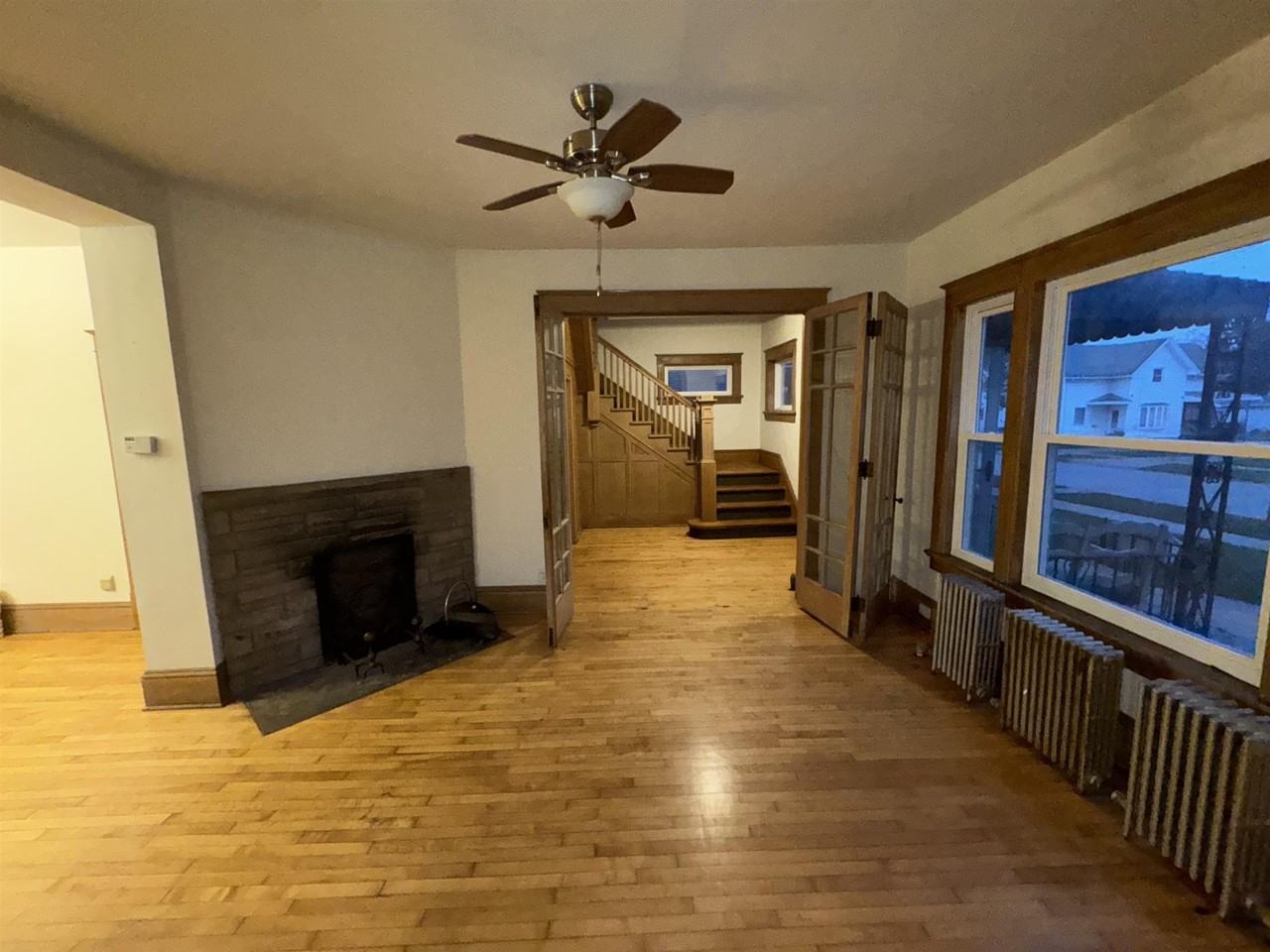 303 Doty St - Photo 7 of 28