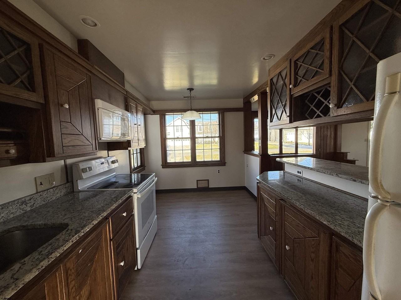 102 Harbor Rd - Photo 6 of 18