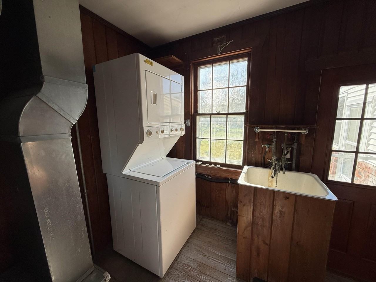 102 Harbor Rd - Photo 7 of 18