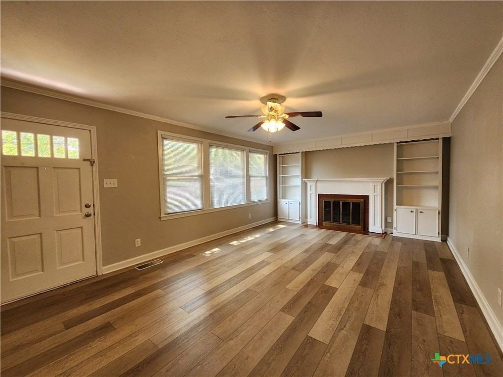 564 Laurel Ln - Photo 3 of 39