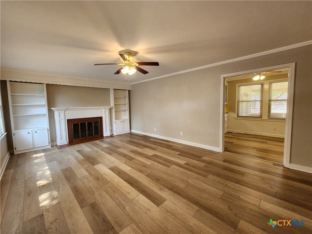 564 Laurel Ln - Photo 4 of 39