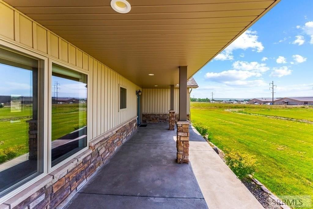 3867 East 49th North - Photo 4 of 50