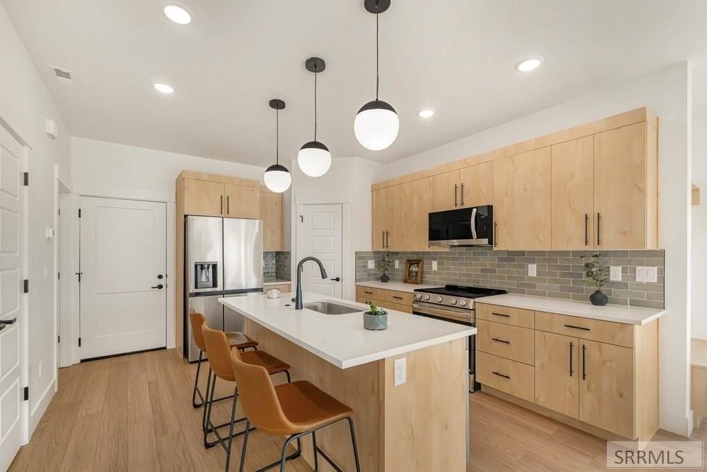 1280 Bridgewater Ct - Photo 4 of 34