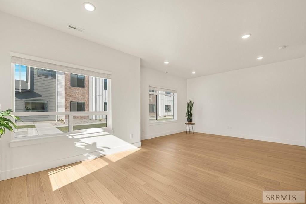 1280 Bridgewater Ct - Photo 7 of 34