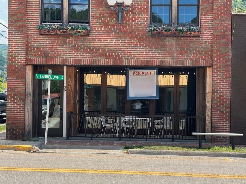 109 W Laurel Ave - Photo 2 of 11