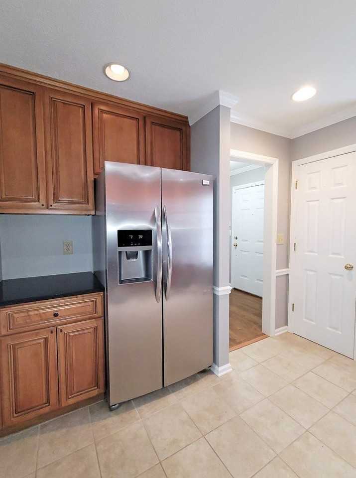 817 Barclay Drive - Photo 6 of 20