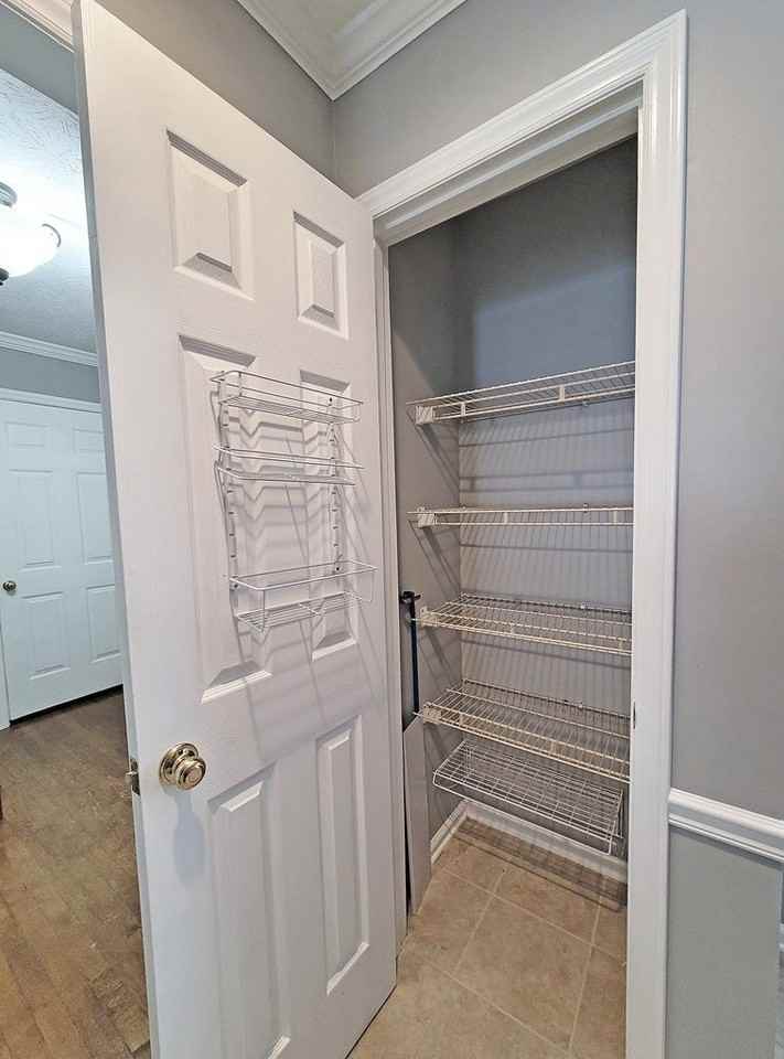 817 Barclay Drive - Photo 7 of 20