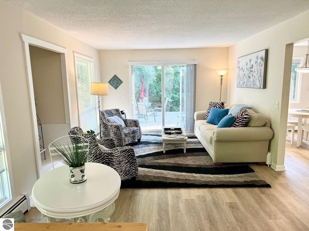 6031 Brackett Road - Photo 3 of 34