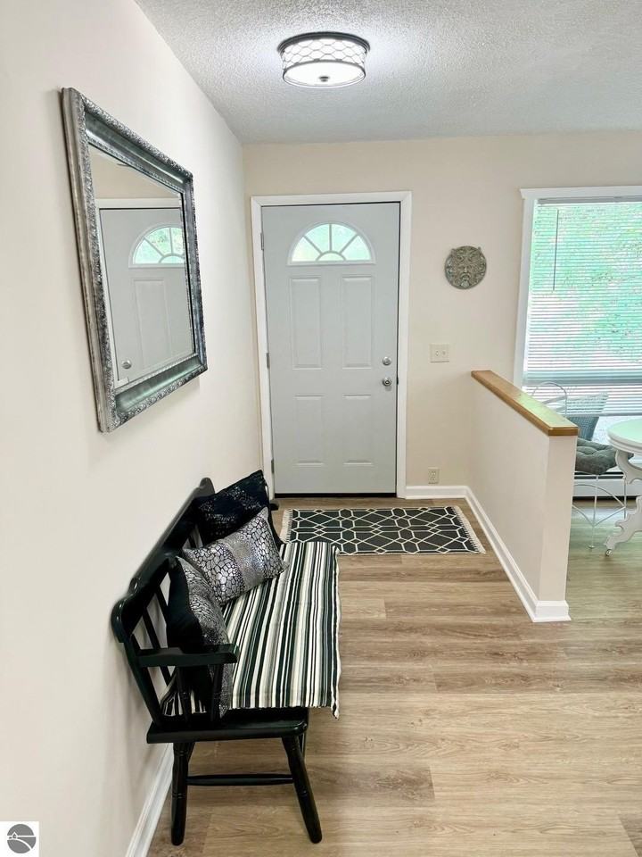 6031 Brackett Road - Photo 4 of 34