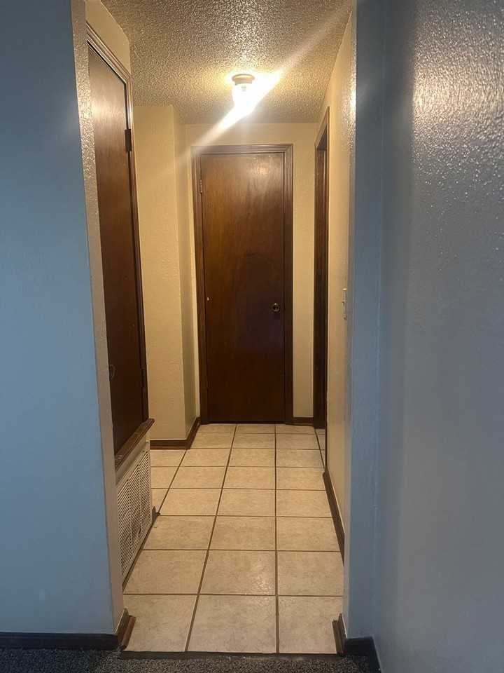 2901 Southwest 82nd Street - Photo 2 of 7