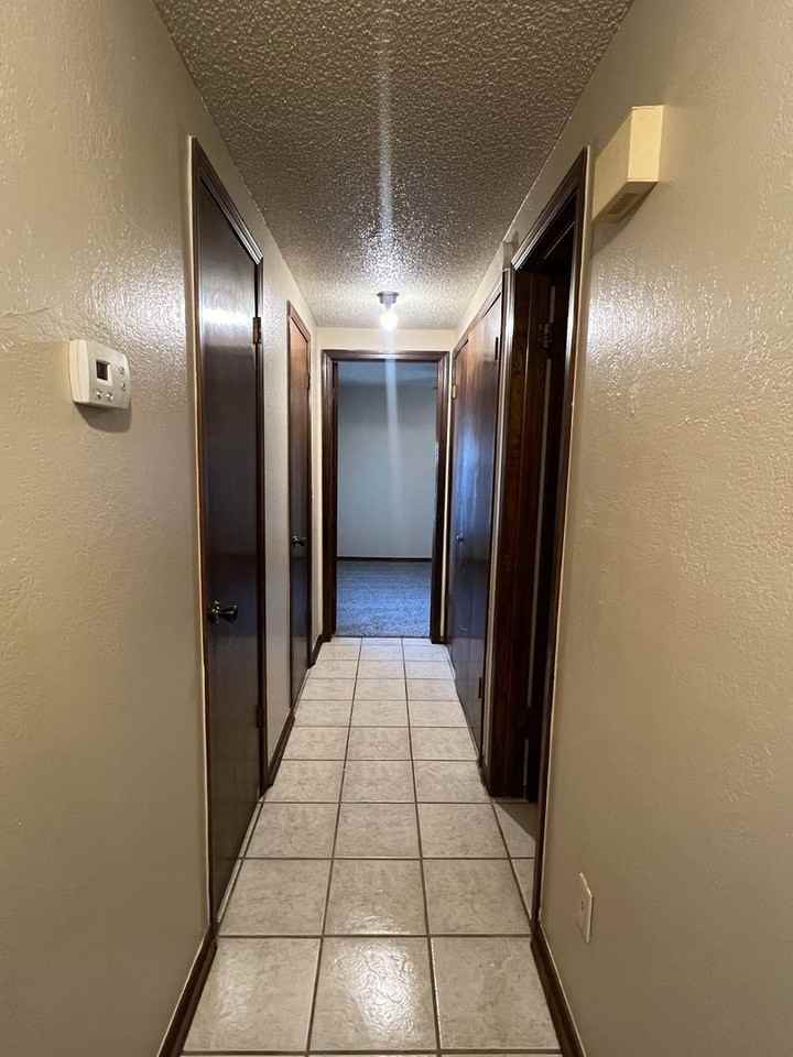 2901 Southwest 82nd Street - Photo 3 of 7