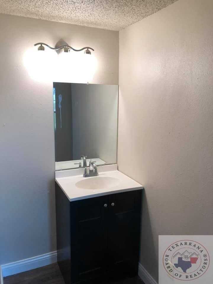 511 Blake Street - Photo 5 of 7