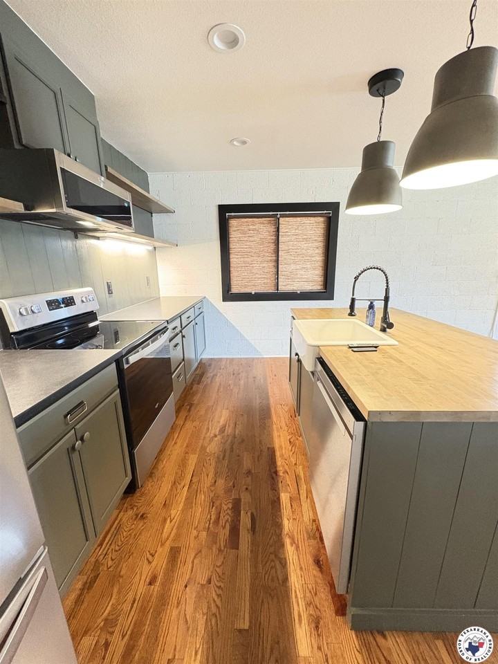 411 Redwater Road - Photo 6 of 19