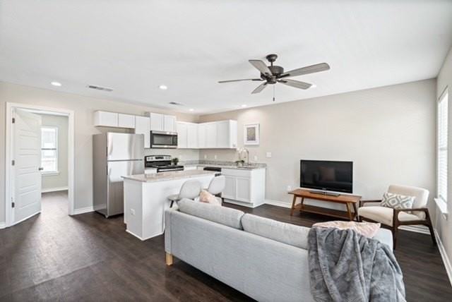 3423 Brooke Place - Photo 4 of 14