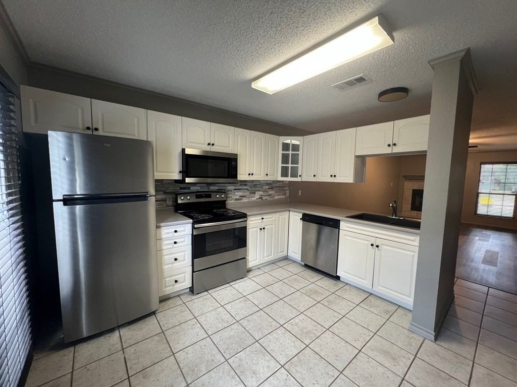 6141 Summerhill Pl - Photo 3 of 12