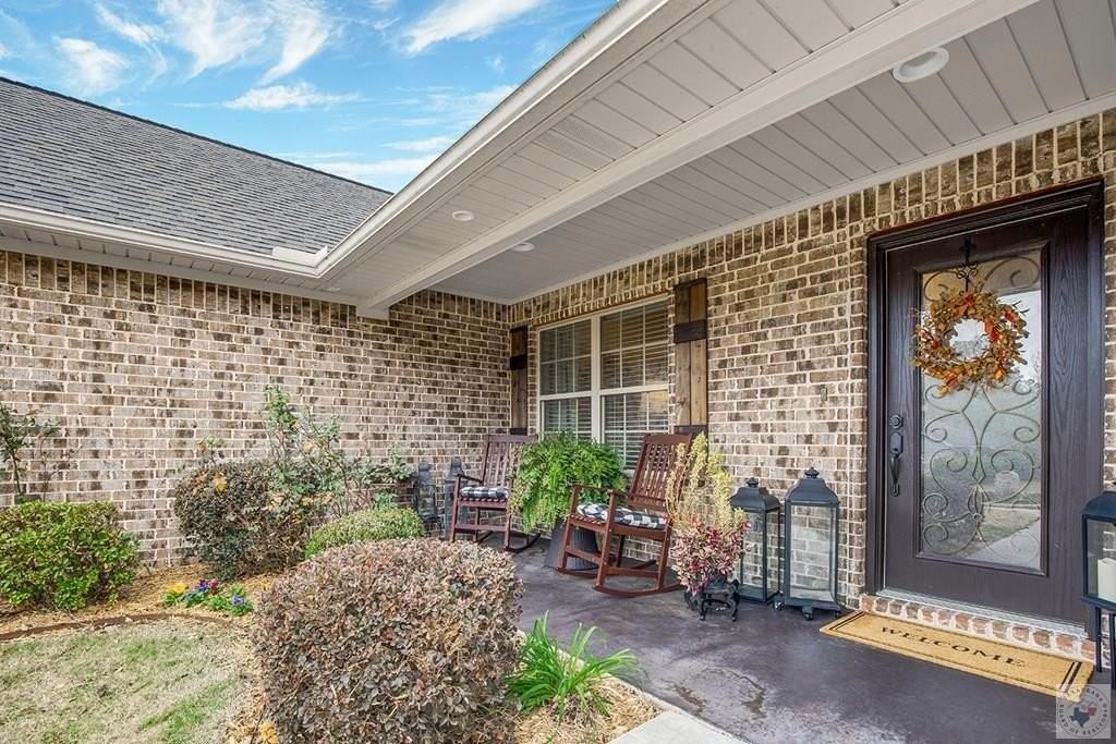 3400 Garrett Lane - Photo 2 of 21